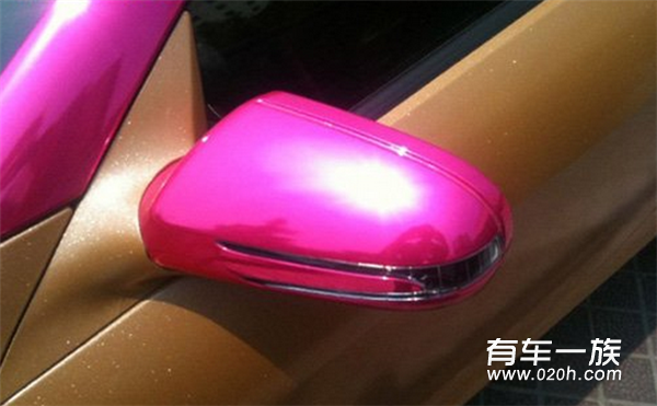 奔驰SLK200潮流装扮犹如涂上胭脂水粉