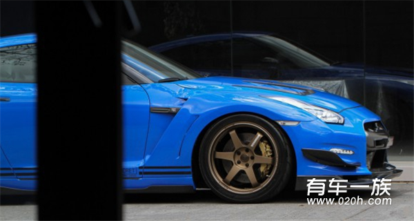 梦幻的蔚蓝造型 日产GT-R35夸张改装
