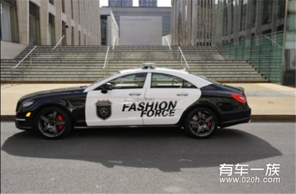 奔驰CLS63改装鉴赏 时尚警车吸引眼球