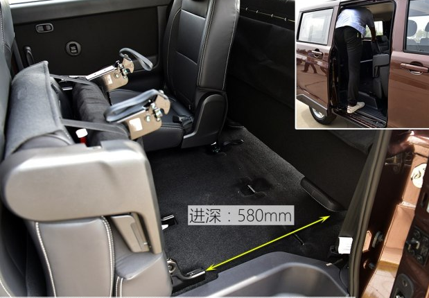 长安欧诺S后备箱尺寸容积空间大小演示