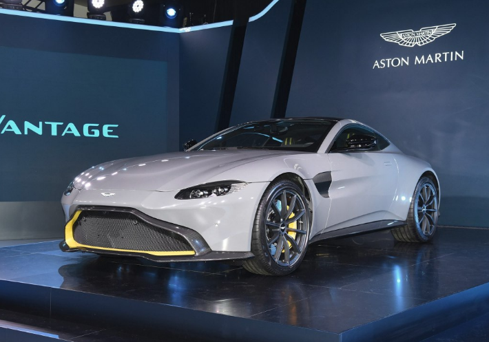 /AstonMartin/v8vantage