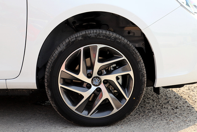 秦EV450车轮轮胎型号规格