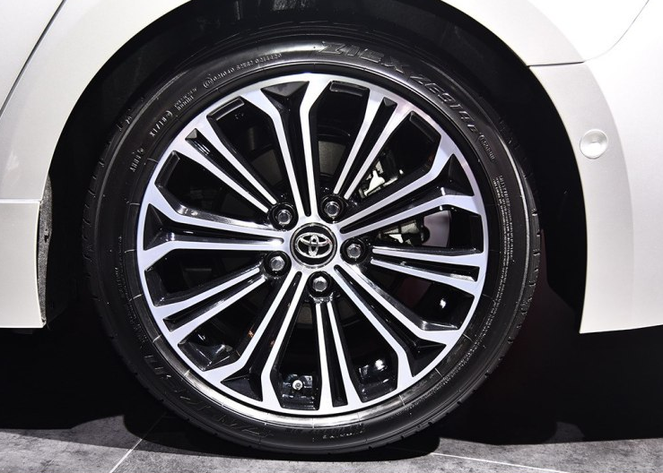 卡罗拉旅行版轮圈轮胎尺寸规格