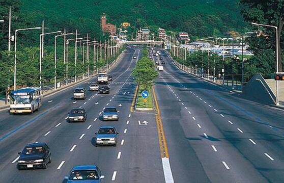 常见道路禁止通行标线介绍