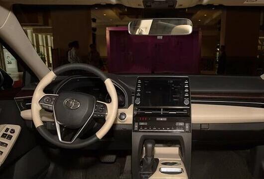 亚洲龙燃油版内饰怎么样？档次如何？