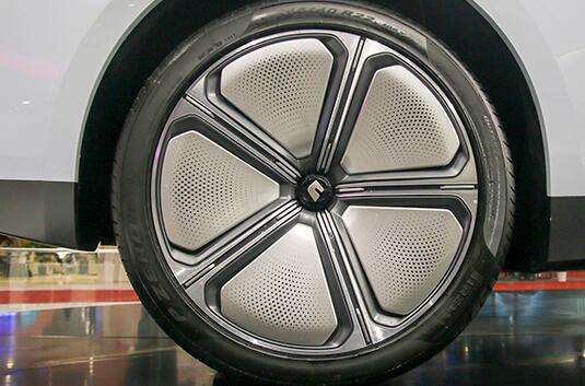 博郡iV7车轮轮胎尺寸多少？