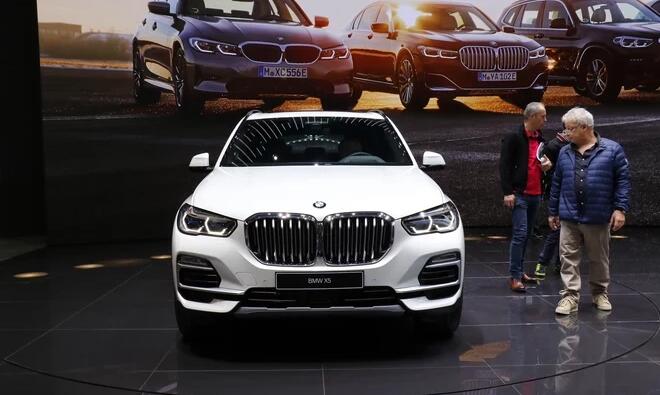 宝马X5xDrive45e与燃油版有什么不同？