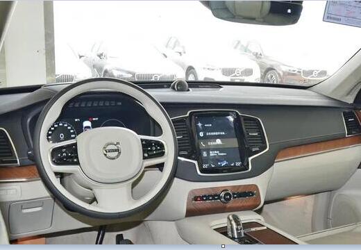 沃尔沃xc90三座荣誉版内饰怎么样？