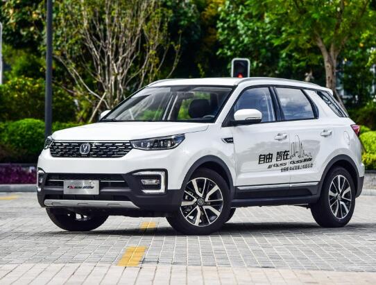 2019款长安CS55手动炫色型全款落地价多少钱？