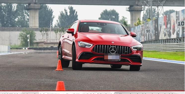 AMG GT50绕桩测试怎么样？AMG GT50操控性能好吗？