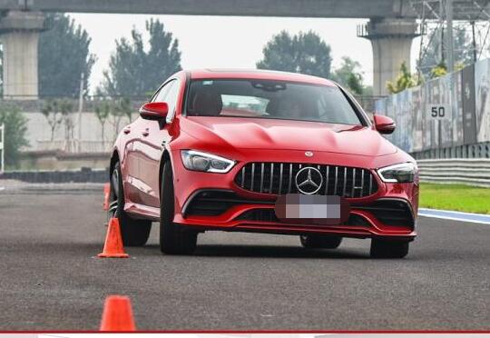 AMG GT50绕桩测试怎么样？AMG GT50操控性能好吗？