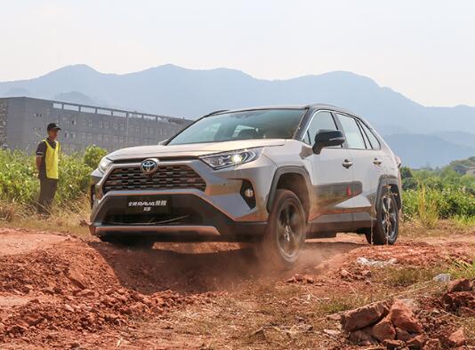 RAV4荣放混动版越野性能怎么样？试驾RAV4荣放混动版测试