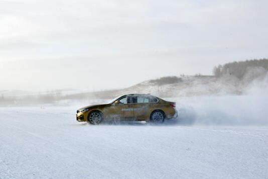 宝马3系冰雪试驾体验 宝马3系雪地驾驶怎么样？