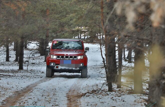 北京BJ40PLUS雪地试驾 BJ40PLUS雪地越野性能如何？