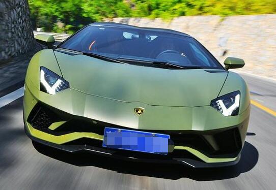 兰博基尼AventadorS试驾体验 兰博基尼AventadorS操控性如何？