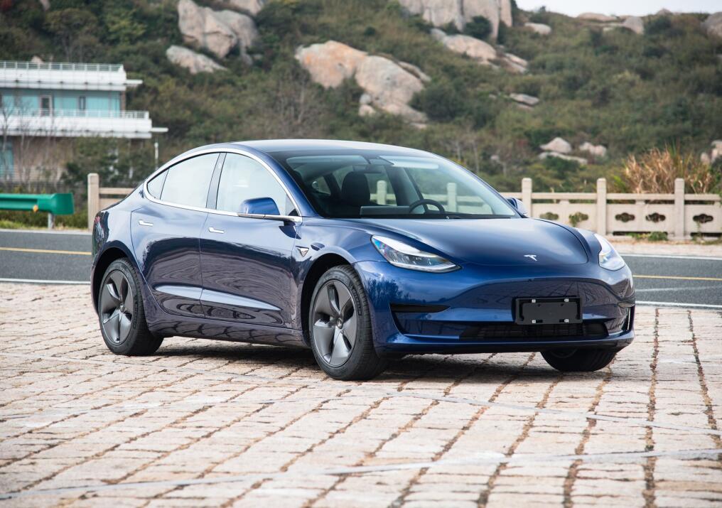 特斯拉Model3外观图片