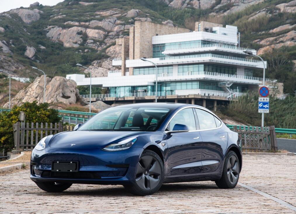 特斯拉Model3外观图片