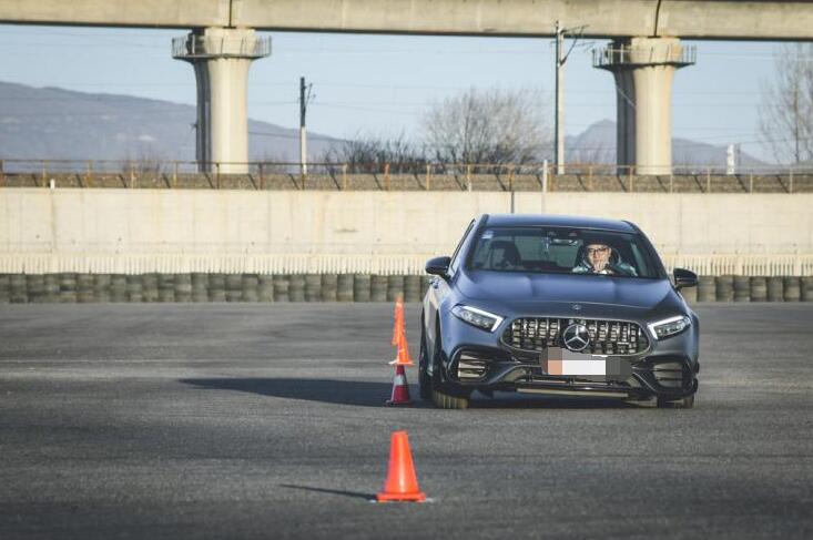 AMG45S麋鹿测试成绩,AMG45S绕桩测试